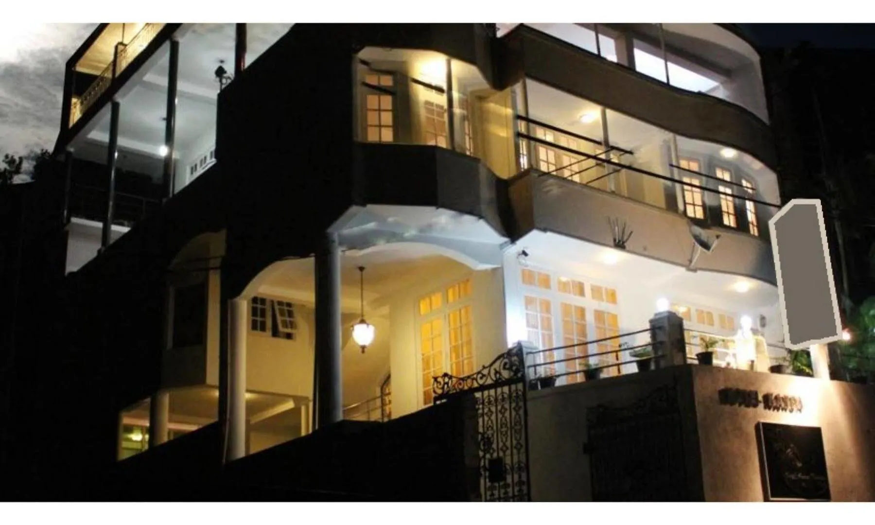 호텔 Oyo 442 Kanda Uda 캔디
